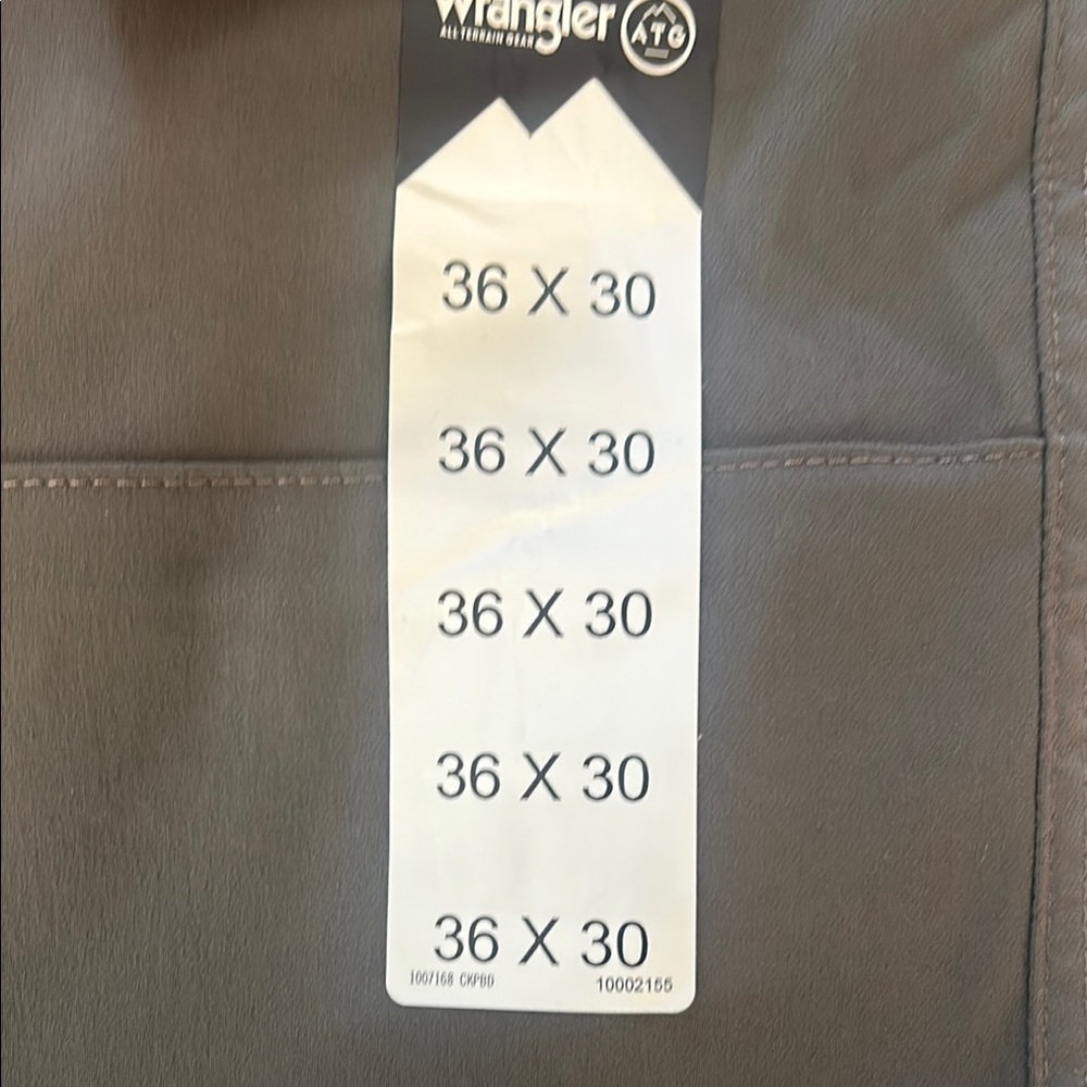 Wrangler Gray Cargo Pants with Modern Appeal - Picture 3 of 7